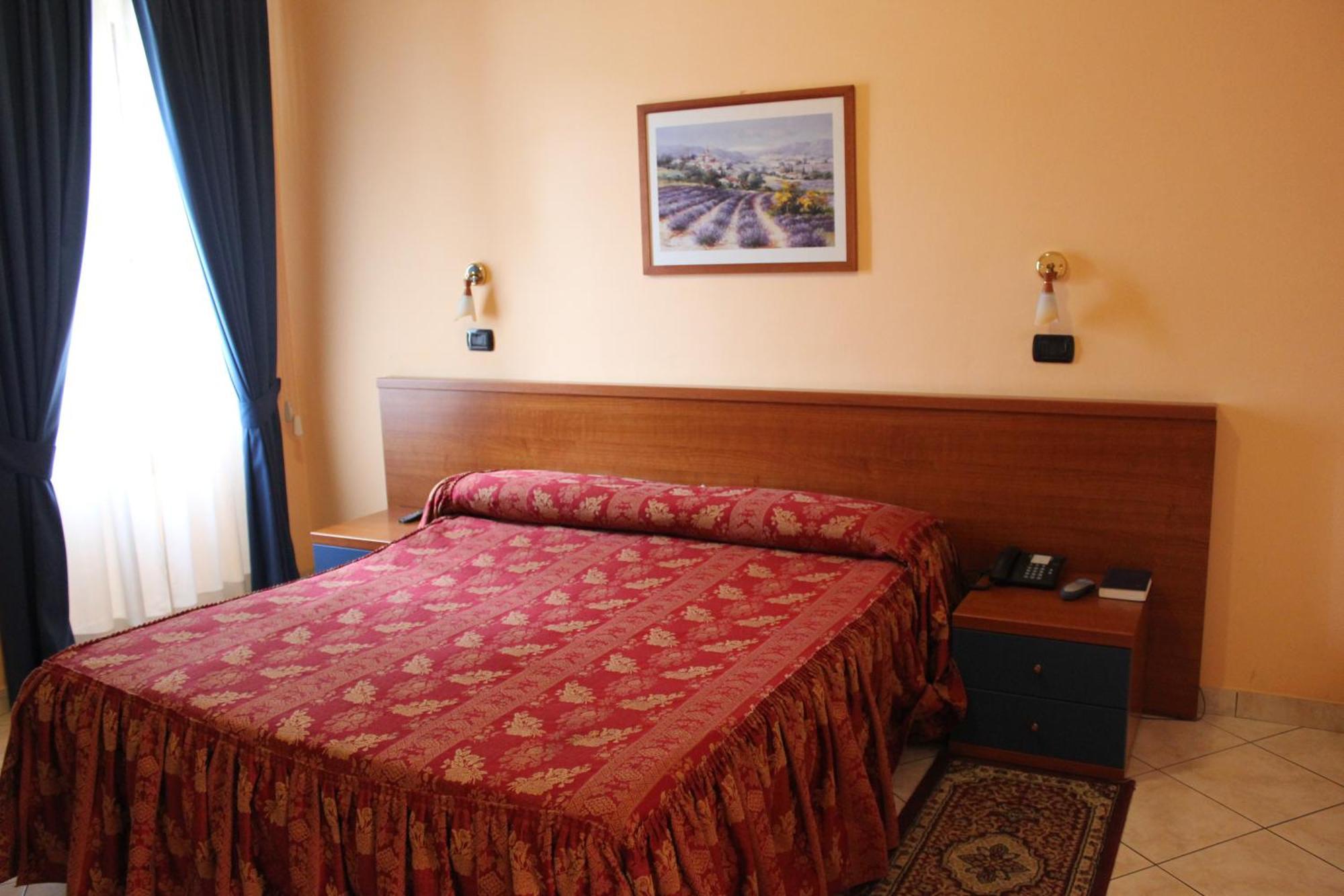 Hotel Legnano Esterno foto